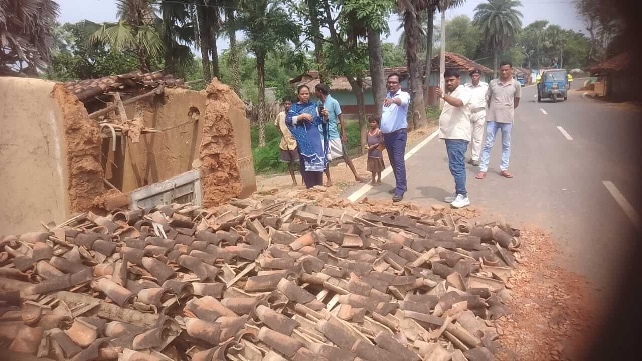 एसी व बीडीओ ने पिंडराहाट की योजनाओं का लिया जायजा