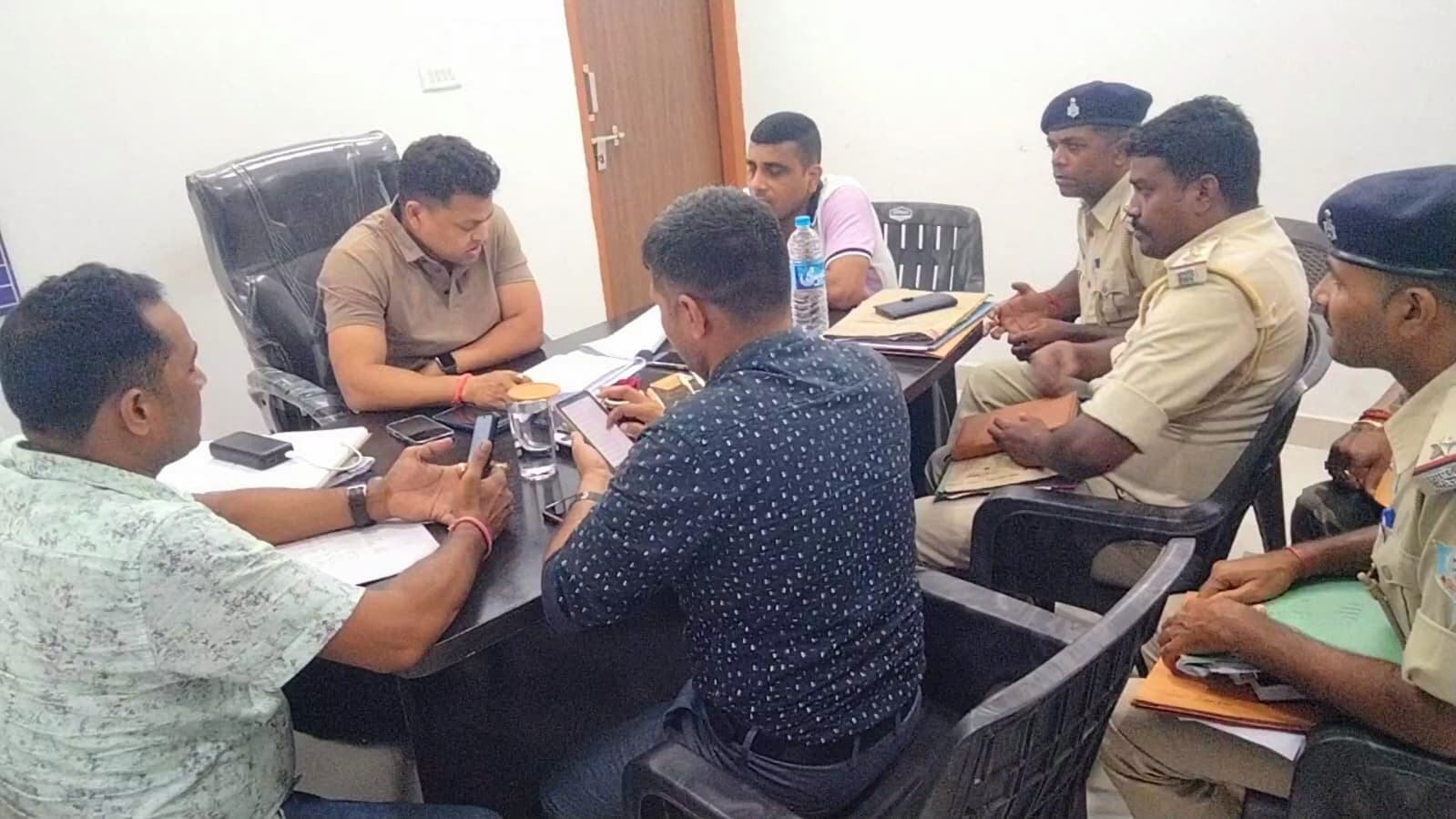 लंबित कांडों को जल्द निबटायें, न हो लापरवाही : एसडीपीओ