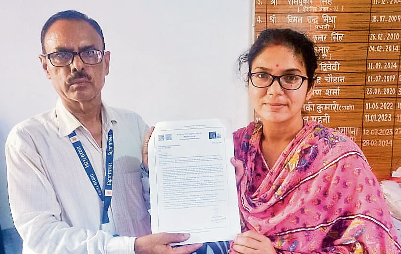 Gopalganj News : प्रधान शिक्षकों को बीआरसी पर मिलने लगा नियुक्ति पत्र