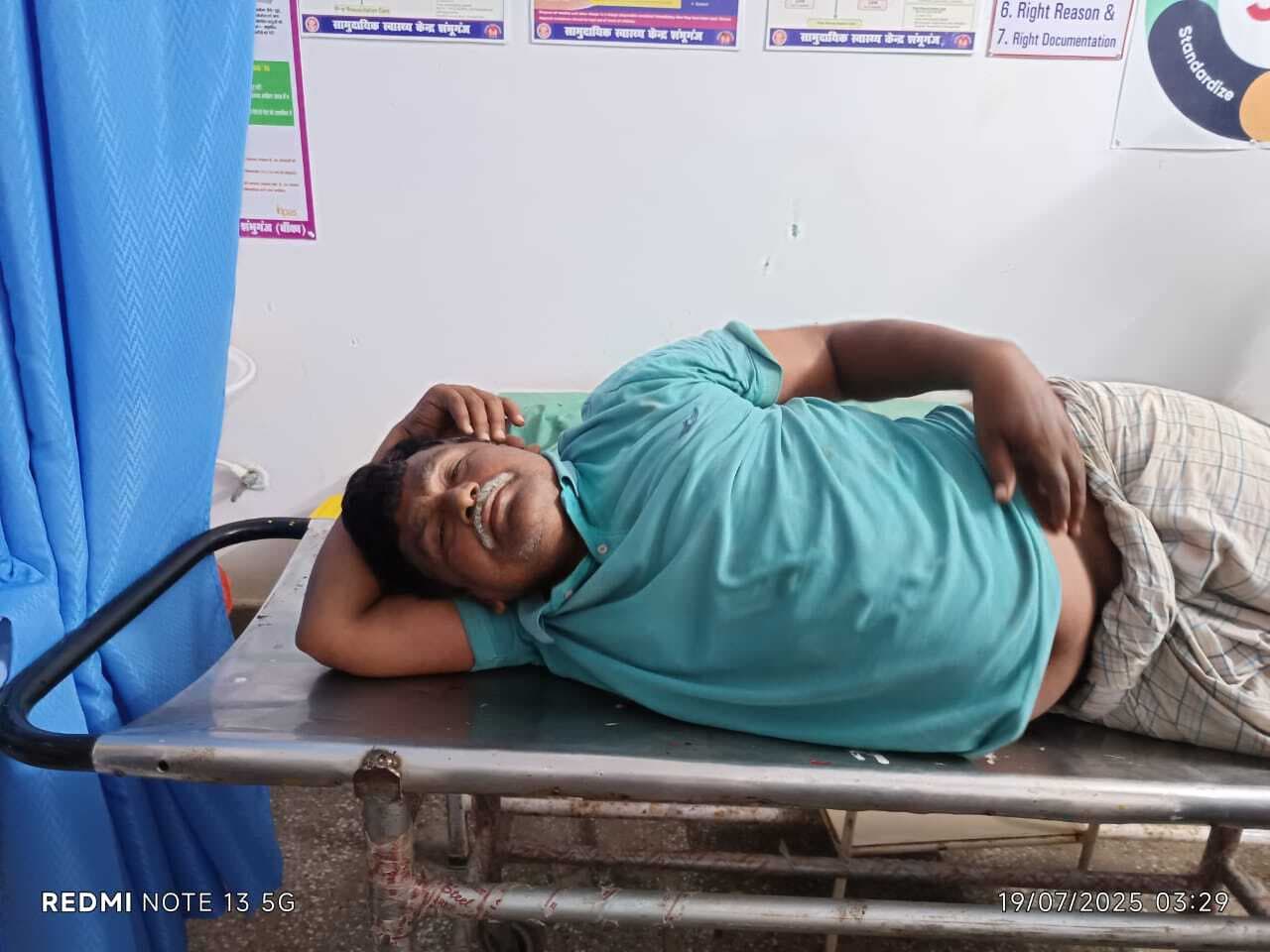 सोयी अवस्था में बदमाशों ने अधेड़ को मारी गोली, रेफर