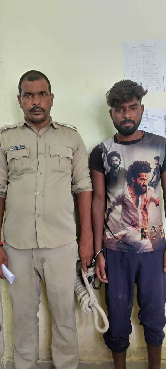 Kaimur News : बाघी गांव में विवाहिता की गला दबाकर हत्या, पति और सास गिरफ्तार