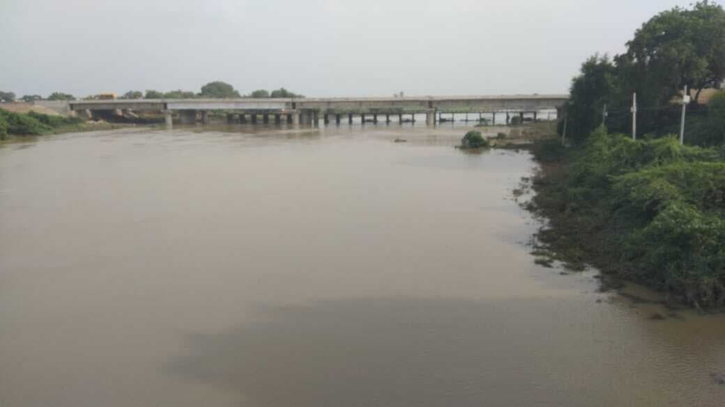 कर्मनाशा नदी का जलस्तर घटने लगा