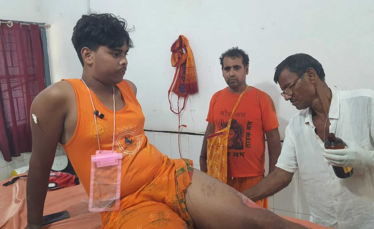 सड़क दुर्घटना में दो कांवरिया गंभीर रूप से हुए घायल