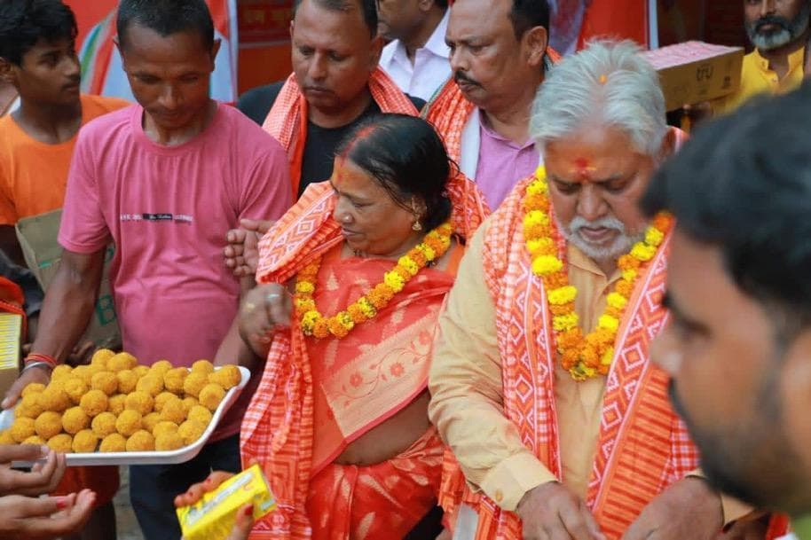 राज्य के सहकारिता मंत्री ने की कांवरियों की सेवा