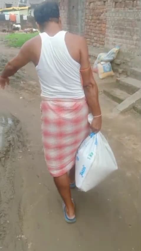 रसोइया के घर से बरामद हुआ मिड-डे मील का चावल, वायरल वीडियो ने मचाया हड़कंप