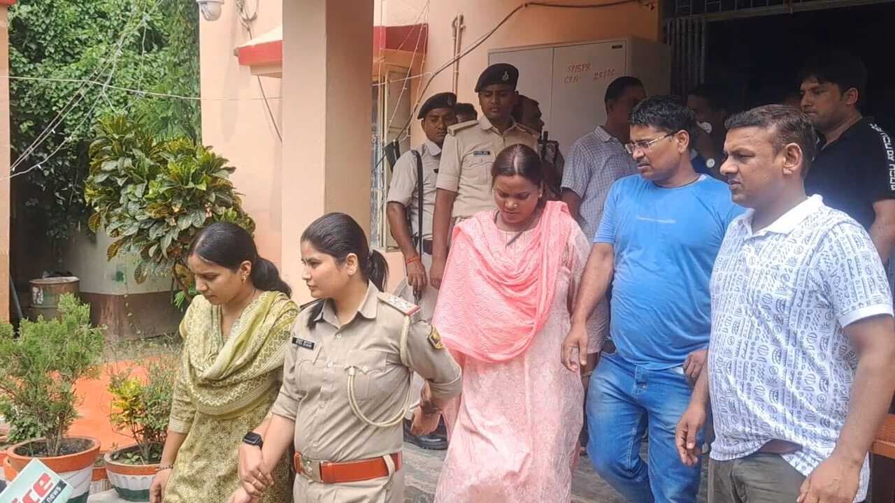 Samastipur News:विजिलेंस की टीम ने महिला थानाध्यक्ष व वाहन चालक को बीस हजार रुपये घूस लेते रंगेहाथ किया गिरफ्तार