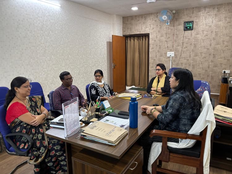 Giridih News :आंतरिक परिवाद समिति की बैठक, शिकायतों की जांच पर जोर