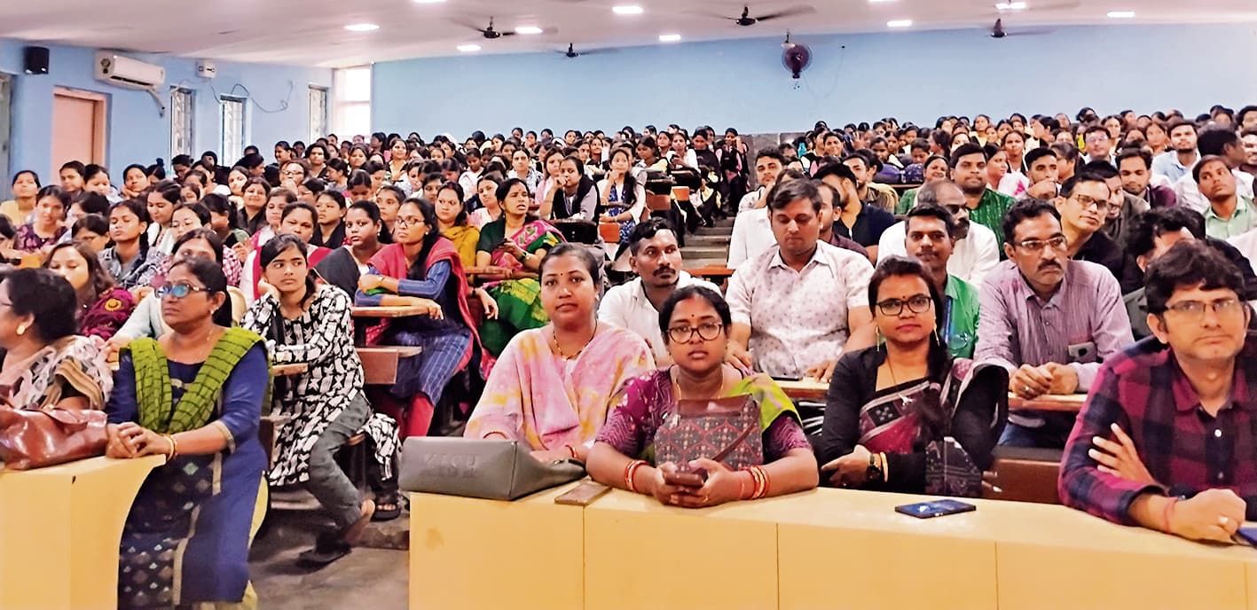 Rourkela News: कार्यक्षेत्र में महिलाओं के लिए सम्मानजनक वातावरण बनाने पर जोर, किया शपथ पाठ