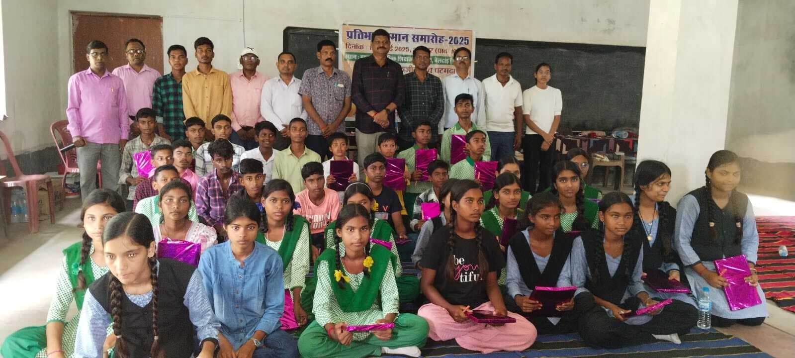 East Singhbhum News : अनुशासित व समर्पित ढंग  से पढ़ाई करें, सफल होंगे