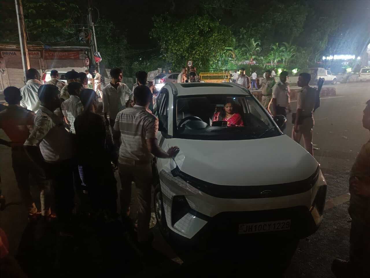 Dhanbad News : ‘ड्रंक एंड ड्राइव’ के खिलाफ धनबाद पुलिस का सख्त एक्शन, 15 वाहन जब्त