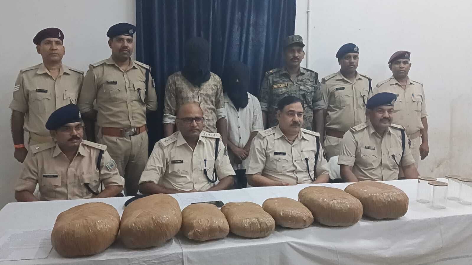 Dhanbad News: धनबाद स्टेशन से 12.1 किलोग्राम गांजा के साथ दो गिरफ्तार