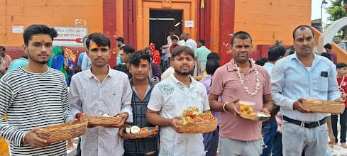 देवधाम में पूजा के लिए उमड़ी श्रद्धालुओं की भारी भीड़, भगवान सूर्य की सुख-समृद्धि की कामना