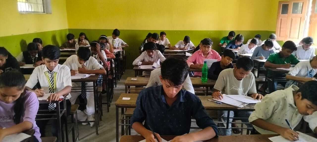 अनुमंडल स्तरीय प्रतियोगिता में बच्चों ने दिखाया दमखम