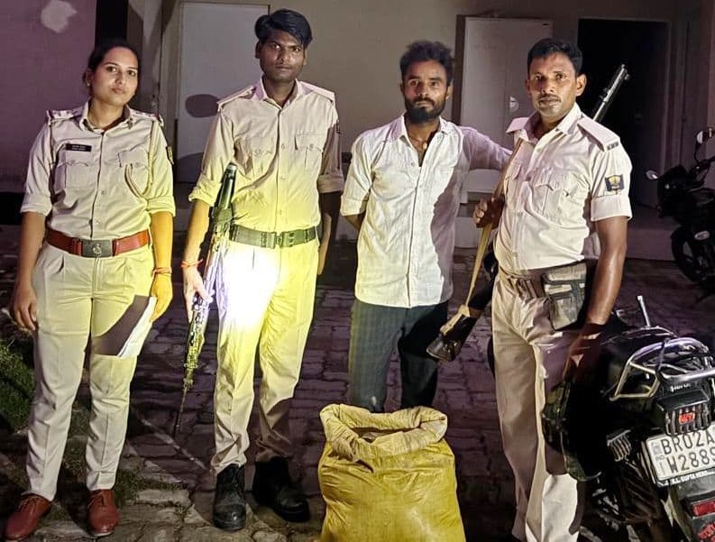 32 लीटर शराब के साथ एक गिरफ्तार