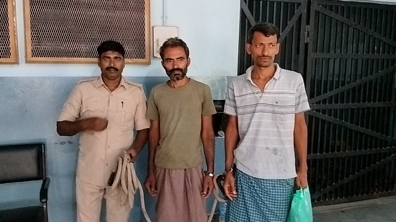 अलग अलग मामले में पिता-पुत्र सहित चार वारंटी गिरफ्तार