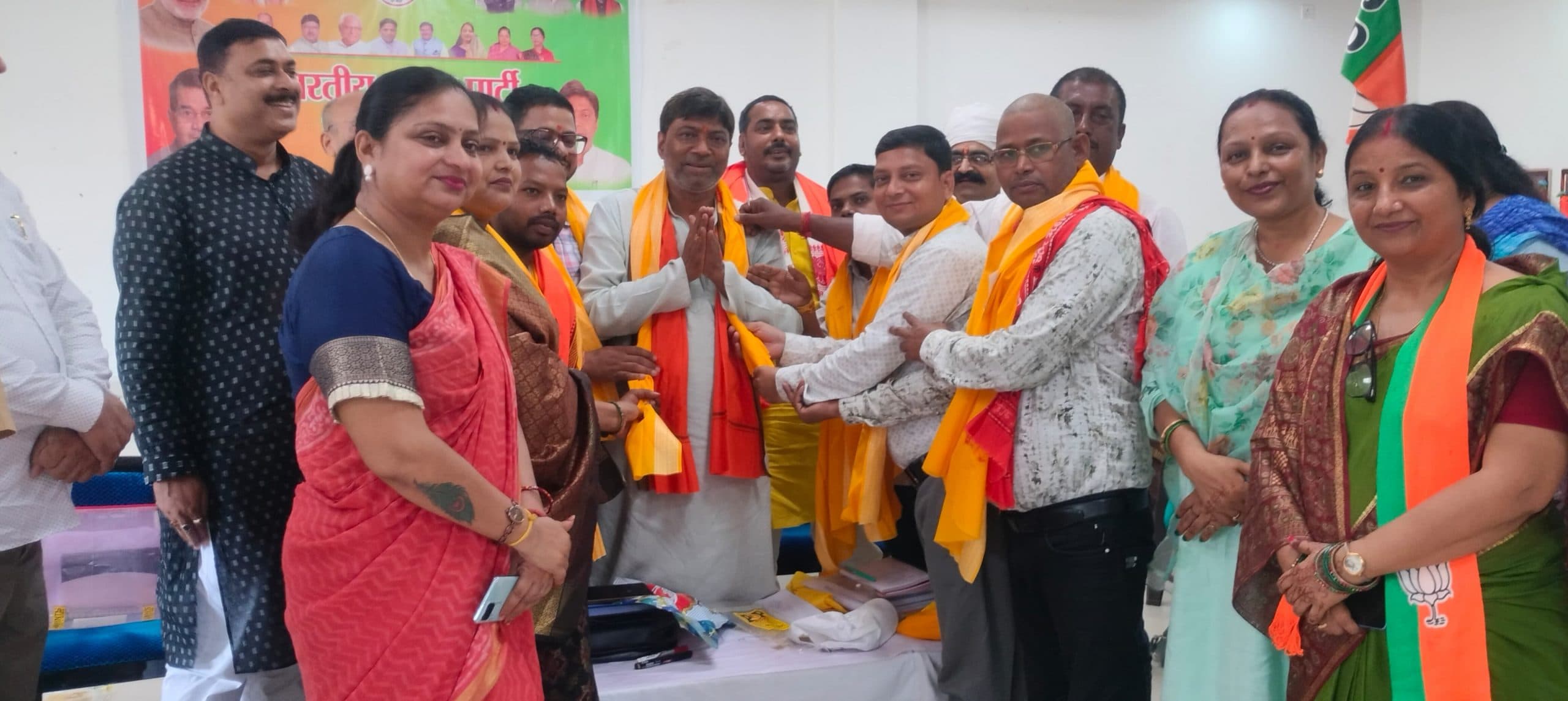 केंद्र व राज्य सरकार के लाभकारी योजनाओं को पहुंचाने का दिया निर्देश