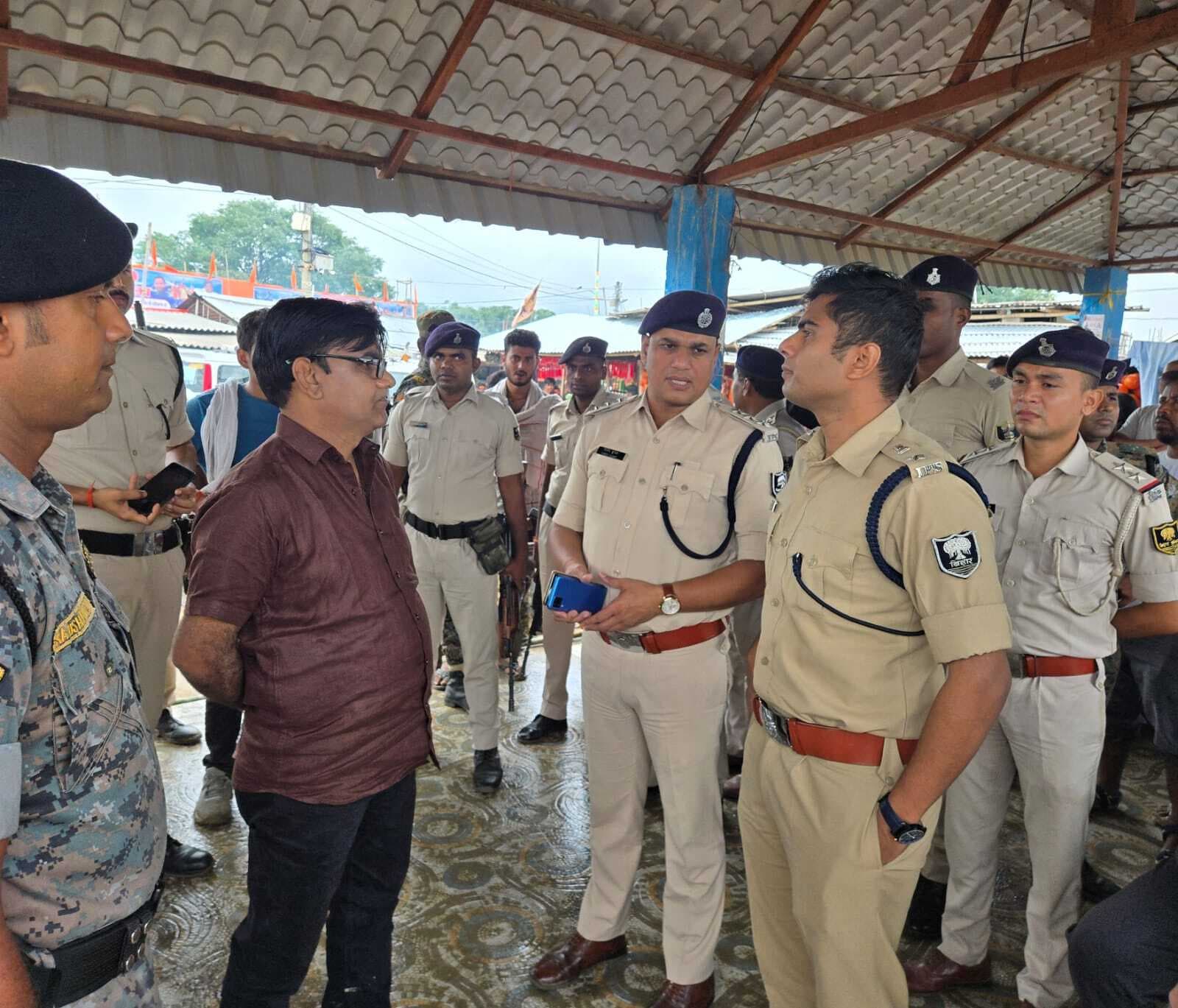 अवैघ ढंग से पार्किंग की राशि की हो रही वसूली, मुख्य पार्षद