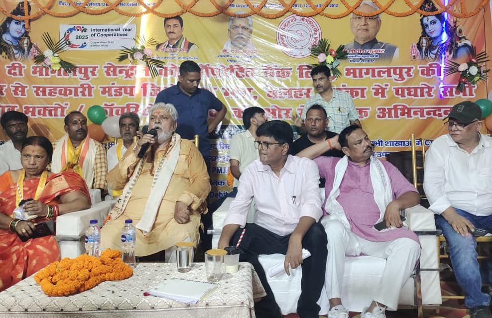 सहकारी मंडप में कांवरियों को मिल रहा है विभागीय योजनाओं की जानकारी