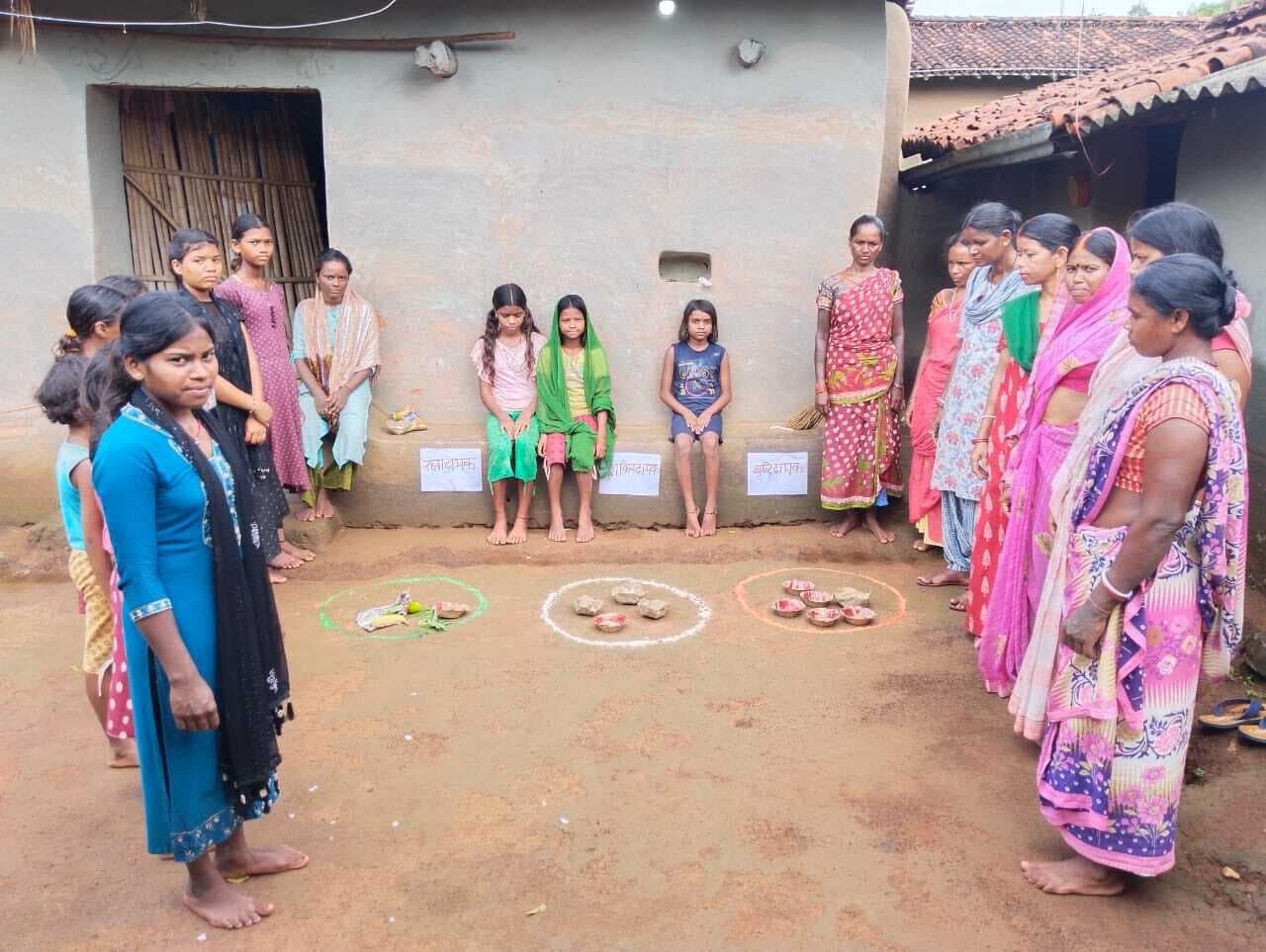 किशोरियों को दी गयी स्वास्थ्य और पोषण की जानकारी