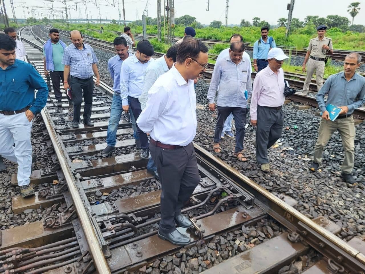 विकास कार्यों का डीआरएम ने लिया जायजा