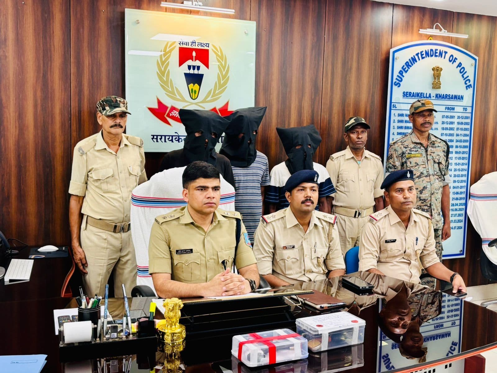 Seraikela Kharsawan News : लूट की नीयत से घर में घुसे तीन आरोपियों को पुलिस ने दबोचा