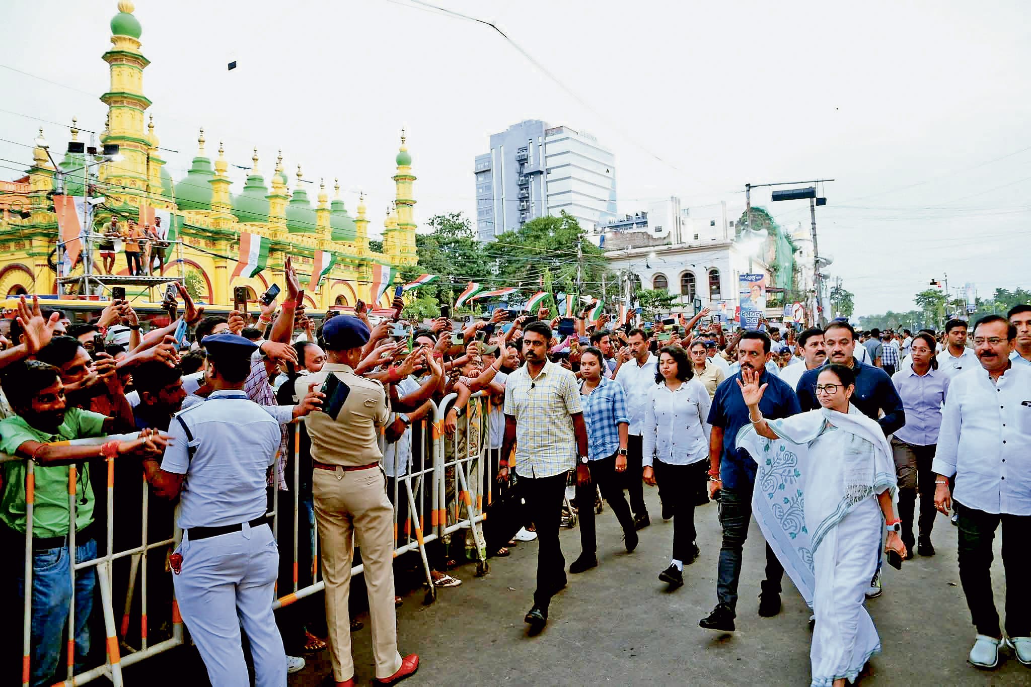 रैली की पूर्व संध्या पर ममता ने तैयारियों का लिया जायजा