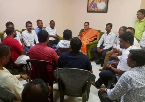 मेहरमा में ग्रामीणों की समस्याओं के समाधान को लेकर मंत्री दीपिका पांडेय सिंह ने तत्पर