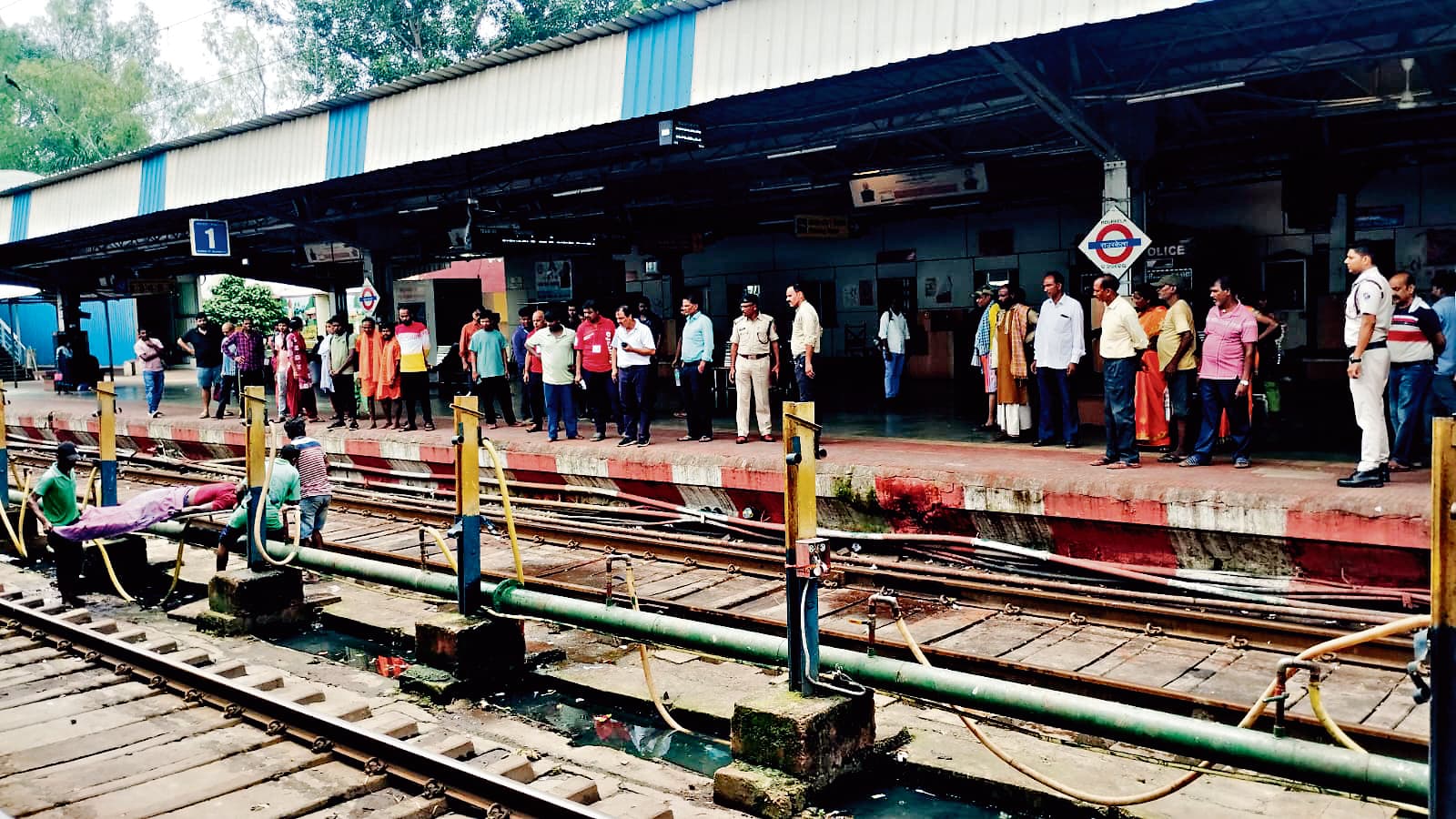 Rourkela News: मौर्या एक्सप्रेस के आगे कूदा व्यक्ति, पैर कटा