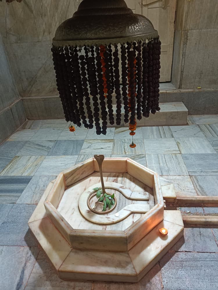 Dhanbad News: बाल कांवरियों ने निकाली कांवर यात्रा, गूंजे जयकारे