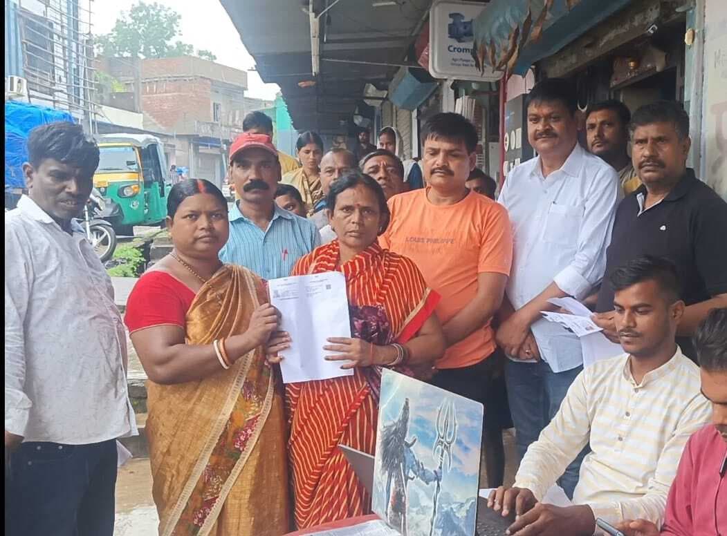 Jamshedpur News : उत्तरी बागबेड़ा पंचायत में मजदूरों को नि:शुल्क श्रमिक कार्ड