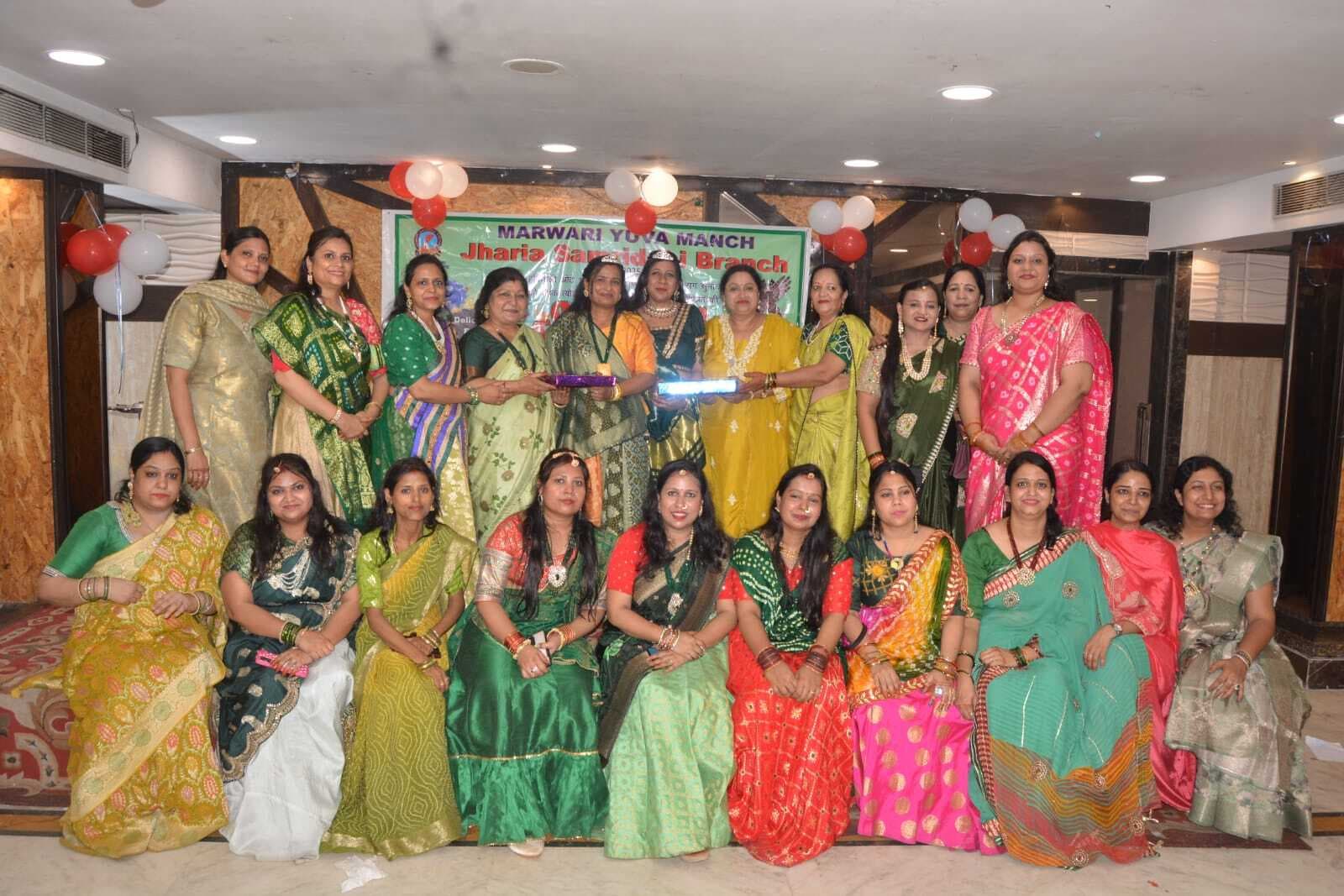 Dhanbad News: सावन मेले में महिलाओं व बच्चों ने की मस्ती, खुशबू चुनी गयीं सावन क्वीन