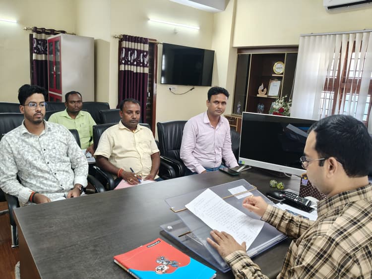 Motihari: अधिक क्षमता वाले मोटर व मोटे पाइप के साथ बोरिंग कराने का निर्देश