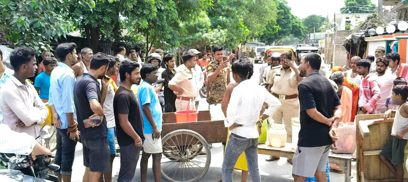 Samastipur News:जल संकट से नाराज लोगों ने सड़क जाम कर जताया विरोध