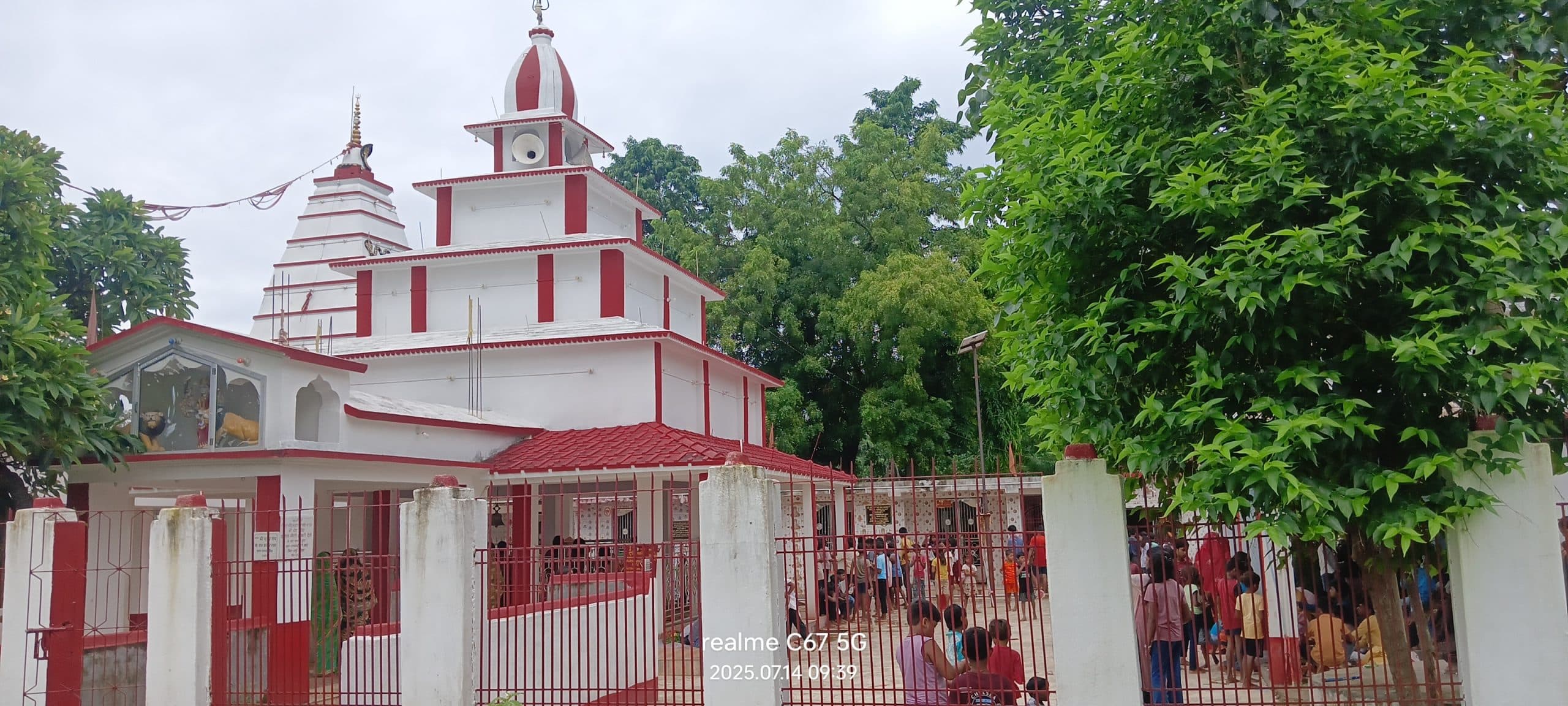 बोल बम के जयकारे से गूंजे शिवालय