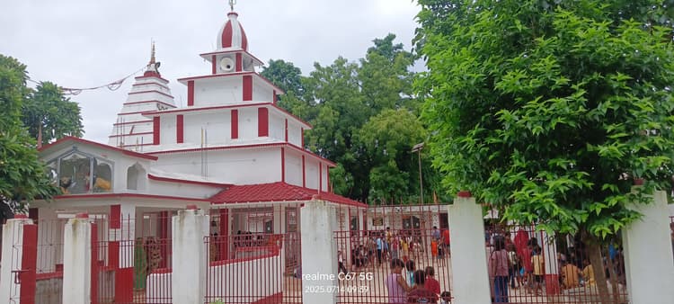बोल बम के जयकारे से गूंजे शिवालय