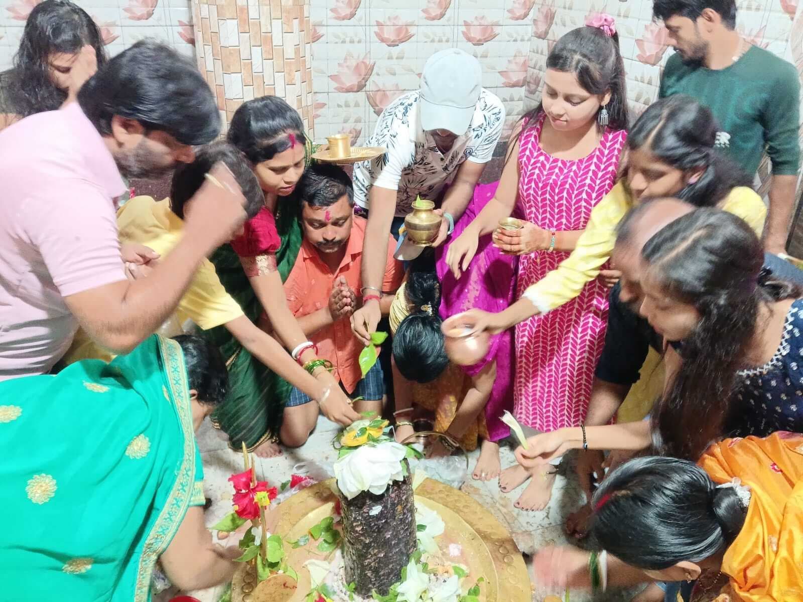 महेशपुर में भी शिवालयों में उमड़े श्रद्धालु