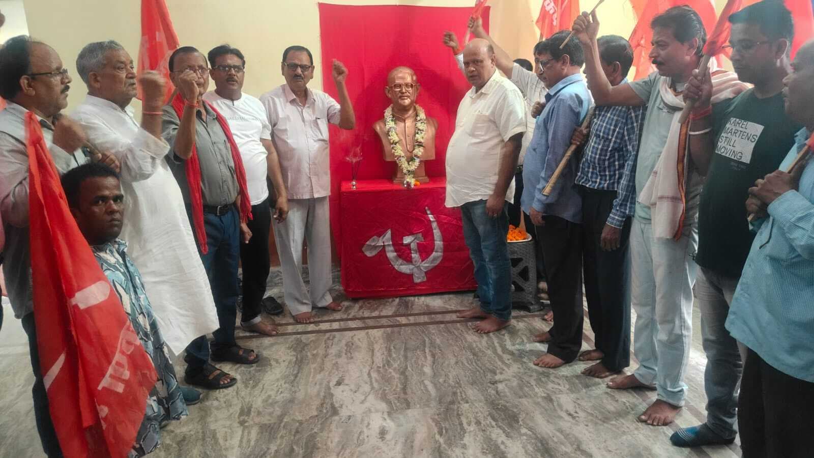 Dhanbad News : एके राय के सिद्धांतों को अपना कर माफिया तत्वों को कर सकते हैं परास्त : अरूप चटर्जी