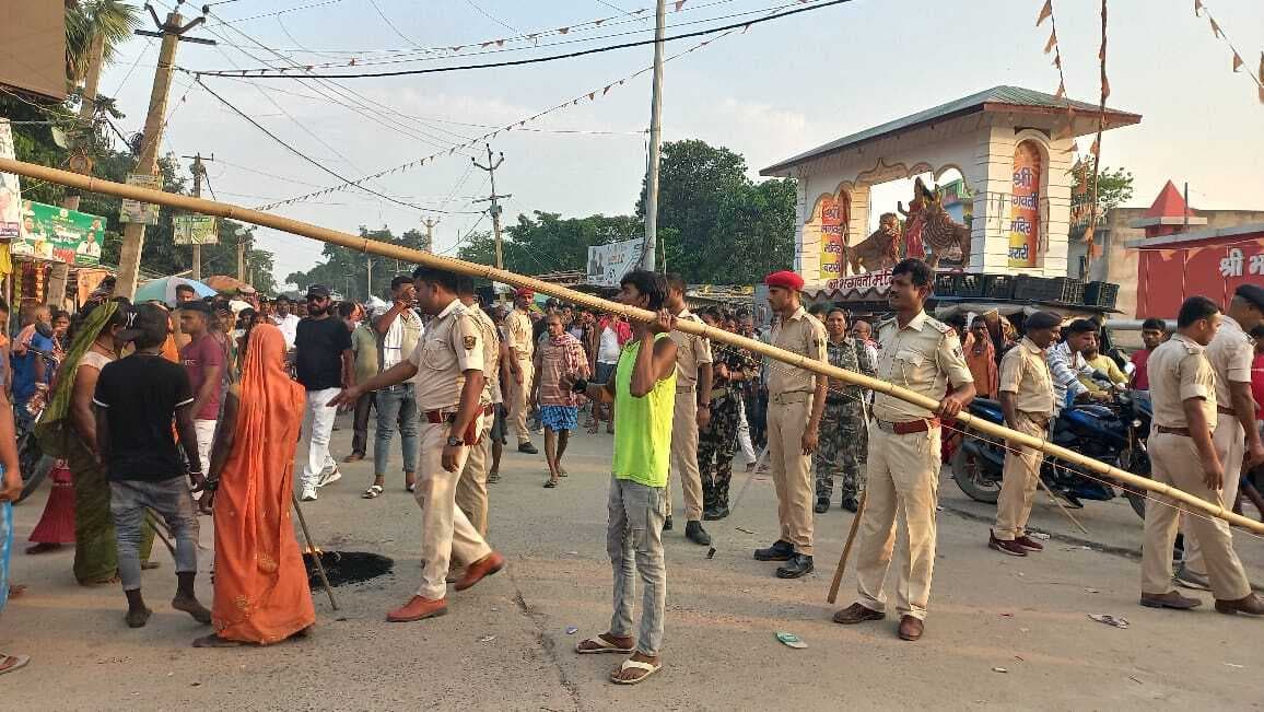 मखाना फोड़ी मजदूर की बच्ची की सड़क दुघर्टना में मौत