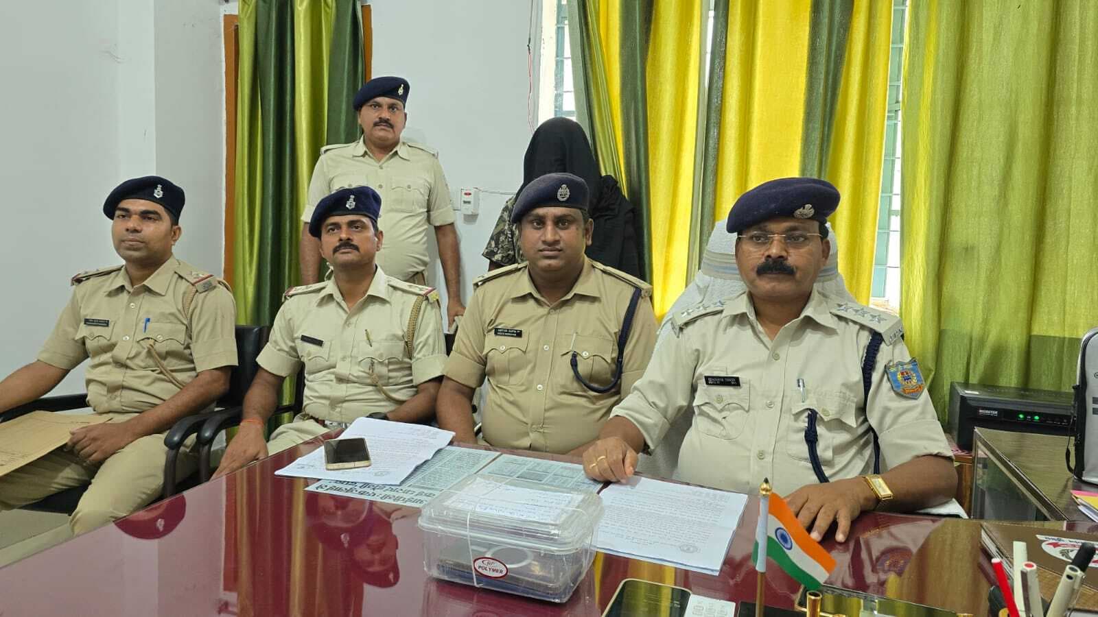 गुम हुए मोबाइल से की थी 60 हजार रुपये की निकासी, लोन भी लिया