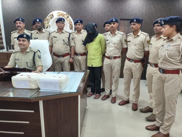 सब्जी लदे वाहन लूट मामले में आरोपित गिरफ्तार