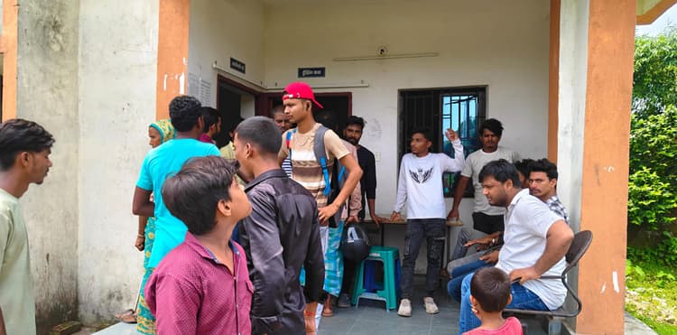 दलित महिला व भाई की पिटाई, प्राथमिकी दर्ज