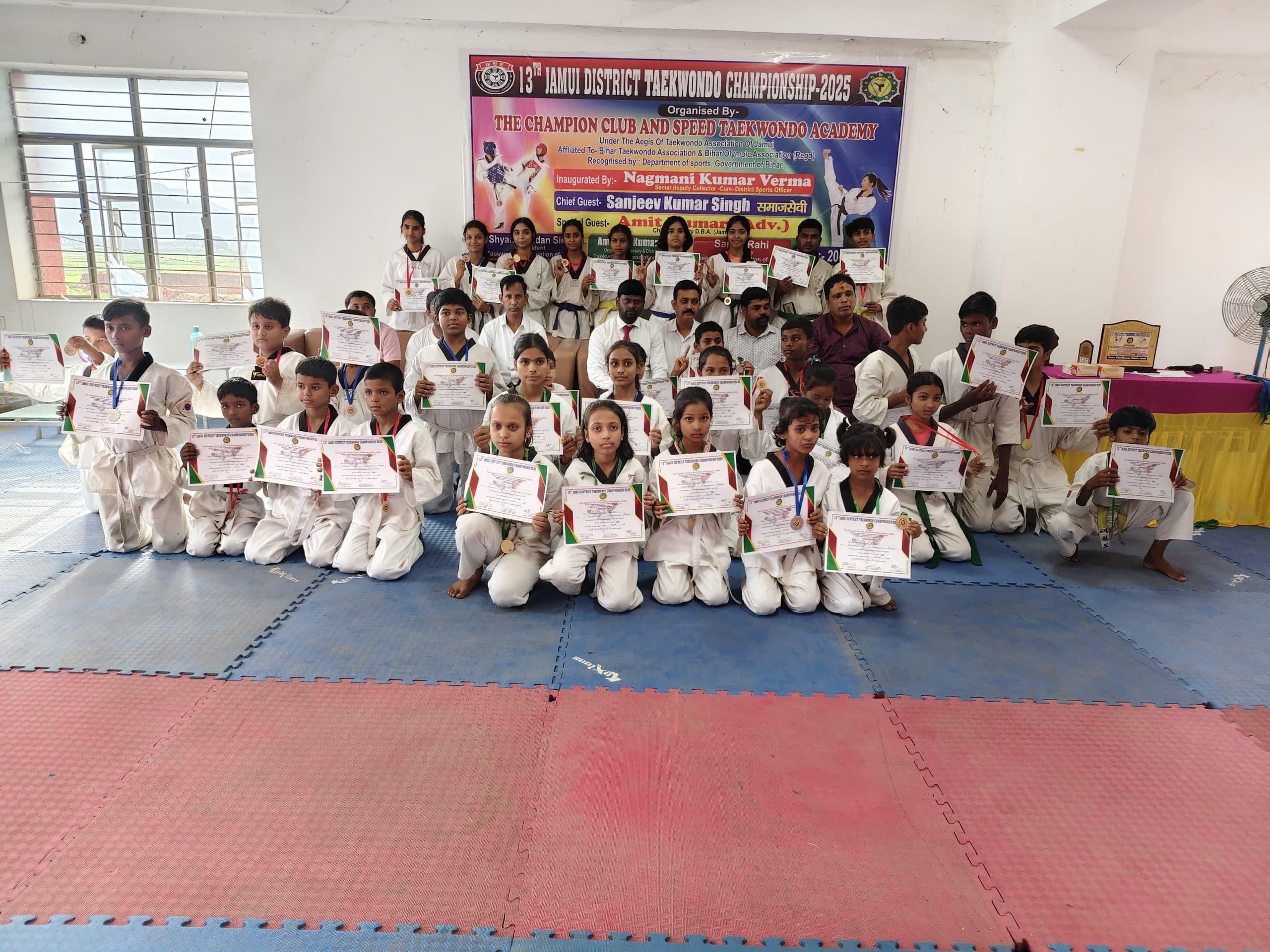 13वीं जिला ताइक्वांडो चैंपियनशिप में खिलाड़ियों ने जीते दर्जनों गोल्ड