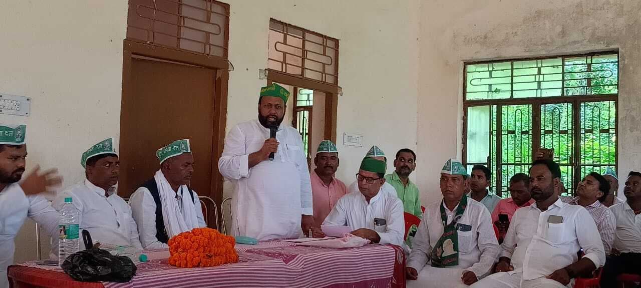 राजद कार्यकर्ताओं ने विस चुनाव को ले की चर्चा