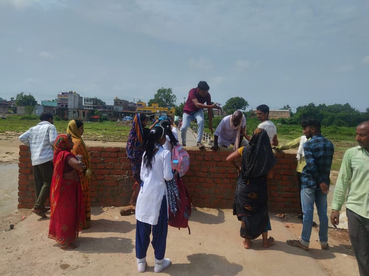 शहर जाने के लिए वैकल्पिक व्यवस्था करे सरकार