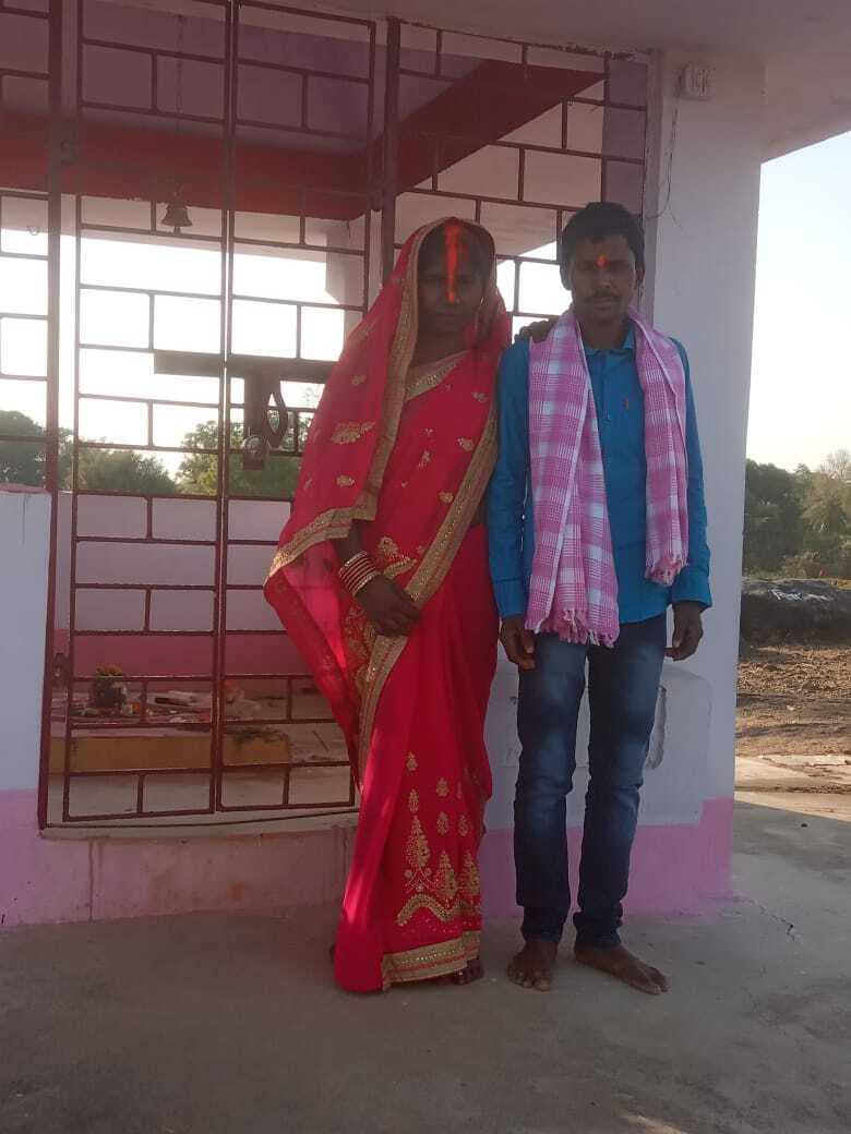 नौकरी का झांसा देकर महिला बेचने का आरोप