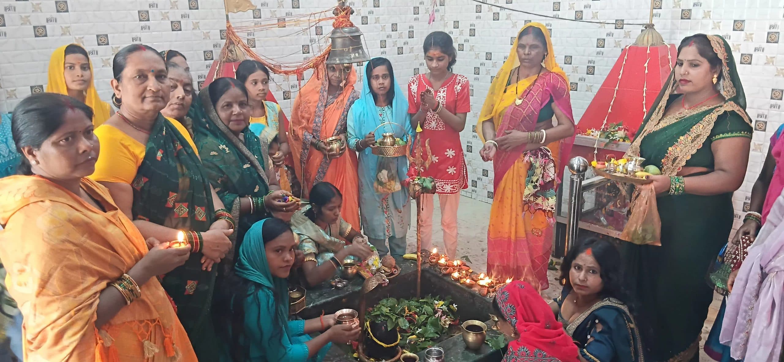 Bokaro News : दूसरी सोमवारी पर शिवालयों में उमड़ी भीड़