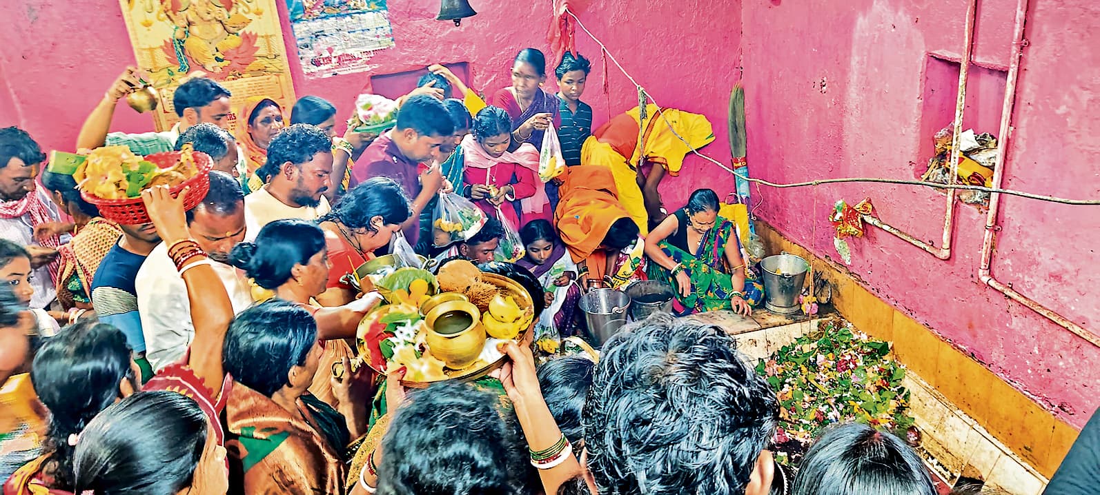 Seraikela Kharsawan News : भक्ति के रंग में रंगे शिवभक्त, जयकारे लगे