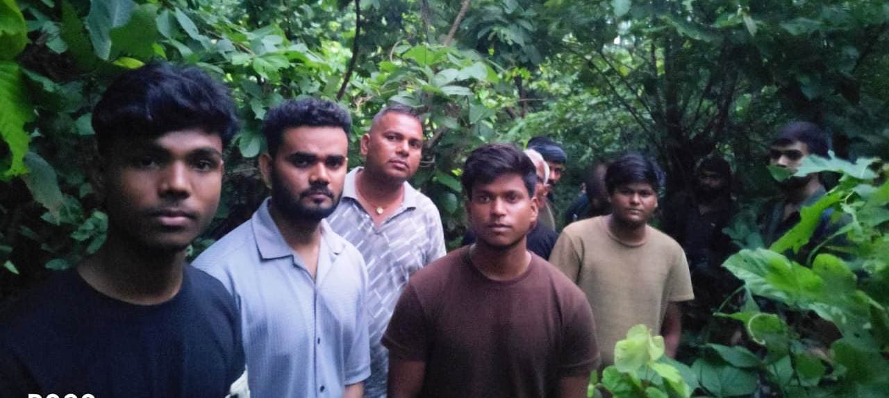 बरमसिया जंगल में भटके युवकों को एसटीएफ ने खोजा