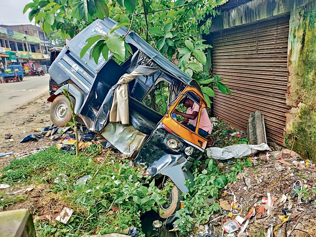 Rourkela News: ऑटो को टक्कर मारने के बाद पिकअप ने बाइक को चपेट में लिया, एक की मौत, दो गंभीर