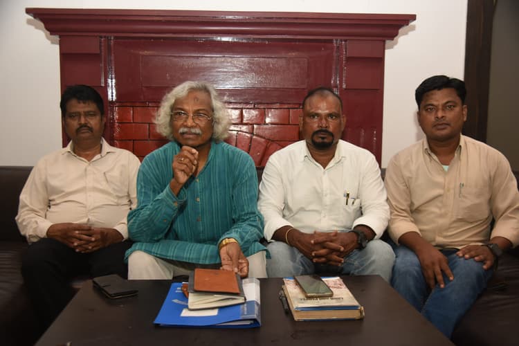 Jamshedpur News : अंतर्राष्ट्रीय माहली दिवस 11 नवंबर को मनाया जायेगा, 1 लाख लोगों का होगा जुटान : सूर्य सिंह बेसरा